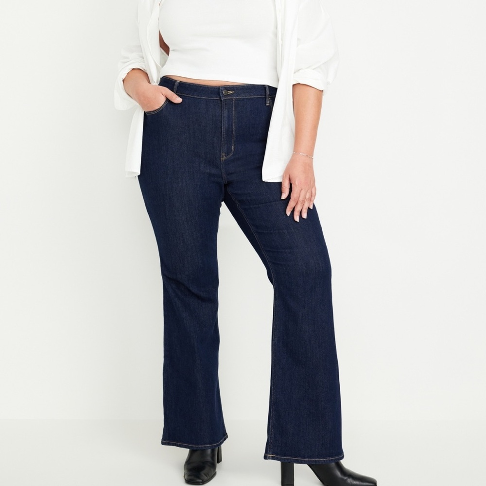 Old Navy High-Rise Wow Flare size 18